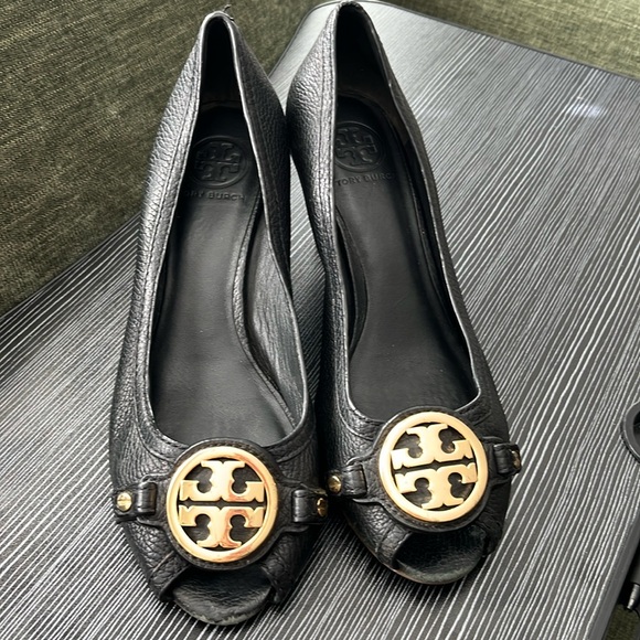 Black Tory Burch shoes - Picture 1 of 4